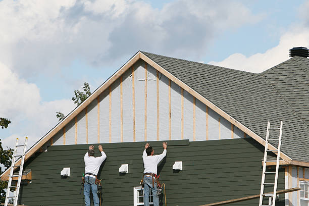 Professional Emergency Siding Repair technician working in Frankfort, IN